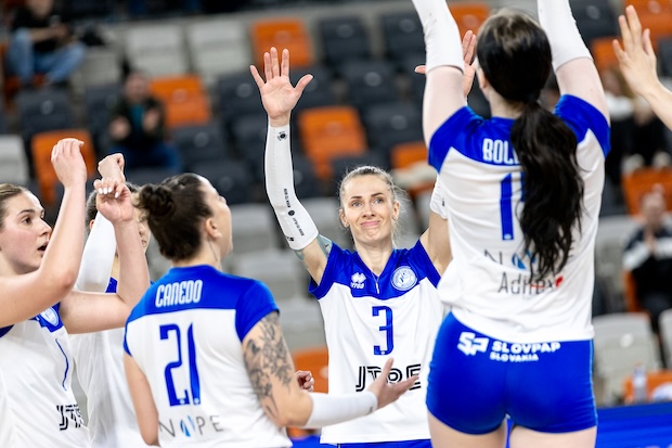 Slávia opäť prvá, VKP zdolal Nitru v piatich setoch