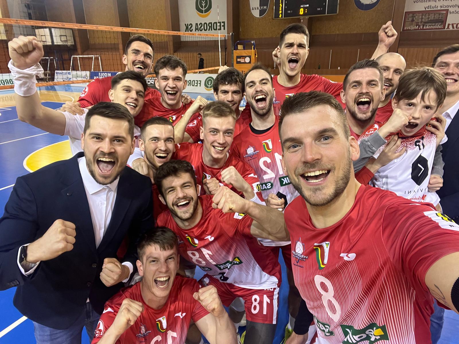 Po víťazstve 3:0 do finále postupuje Komárno